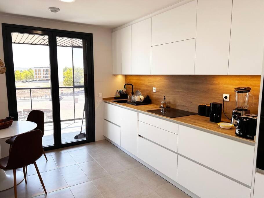 Apartamento De Cuatro Habitaciones En Talavera Talavera de la Reina Bagian luar foto